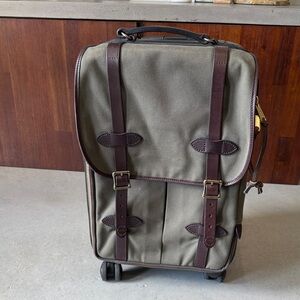 Filson Rugged Twill Rolling Travel Bag
